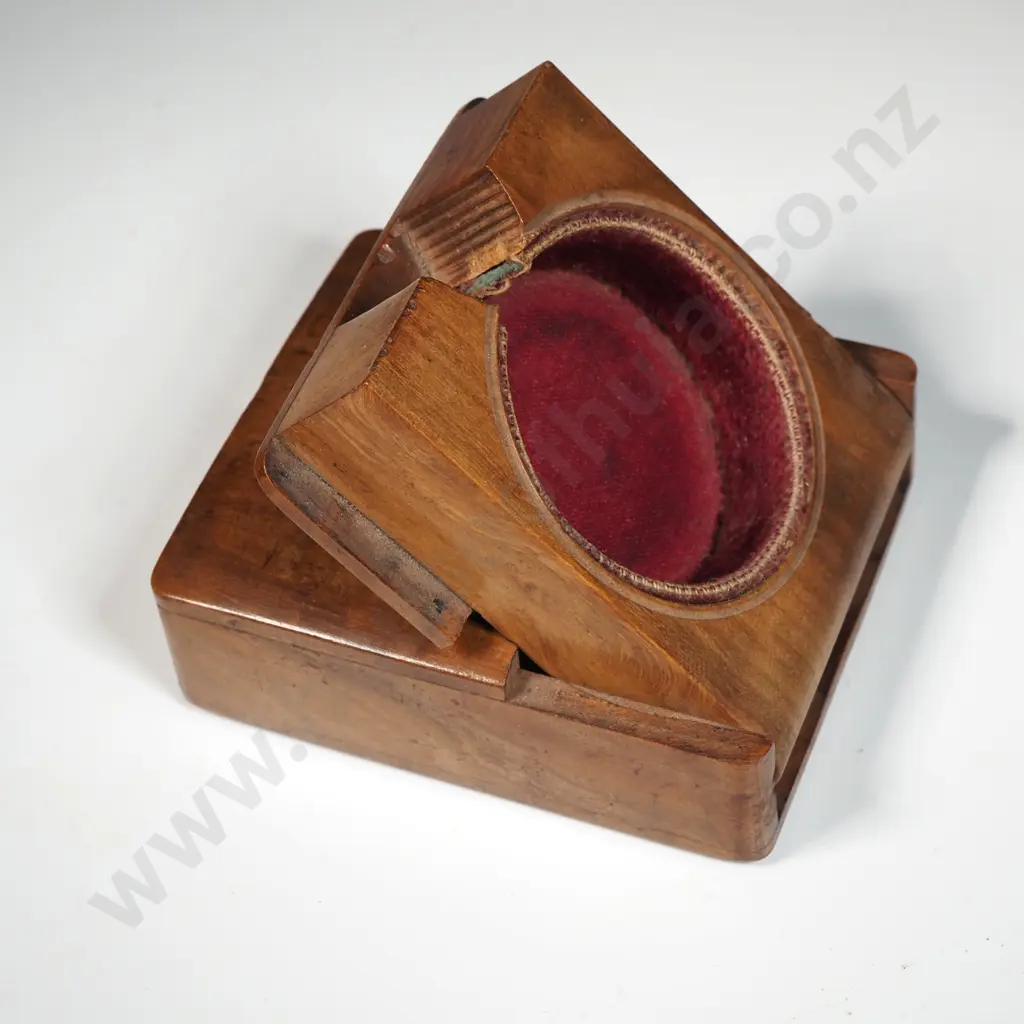 Wooden Pocket Watch Desk Stand Image 1++