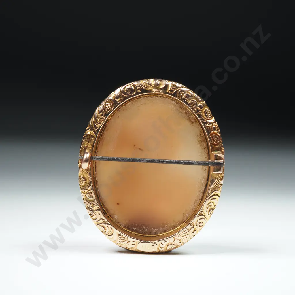 Antique 9ct Gold Cameo Brooch w Ornate Detailing Image 1++