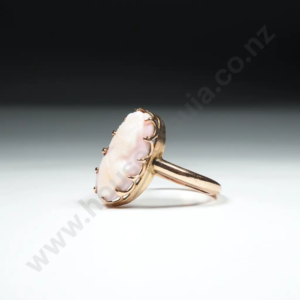 Antique 9ct Gold Cameo Ring Image 1++