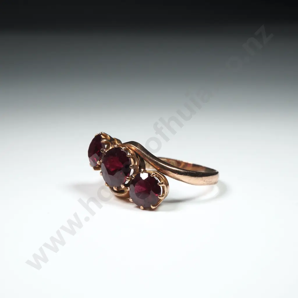 Antique Three Garnet 9ct Gold Ring w English Hallmarks Image 1++