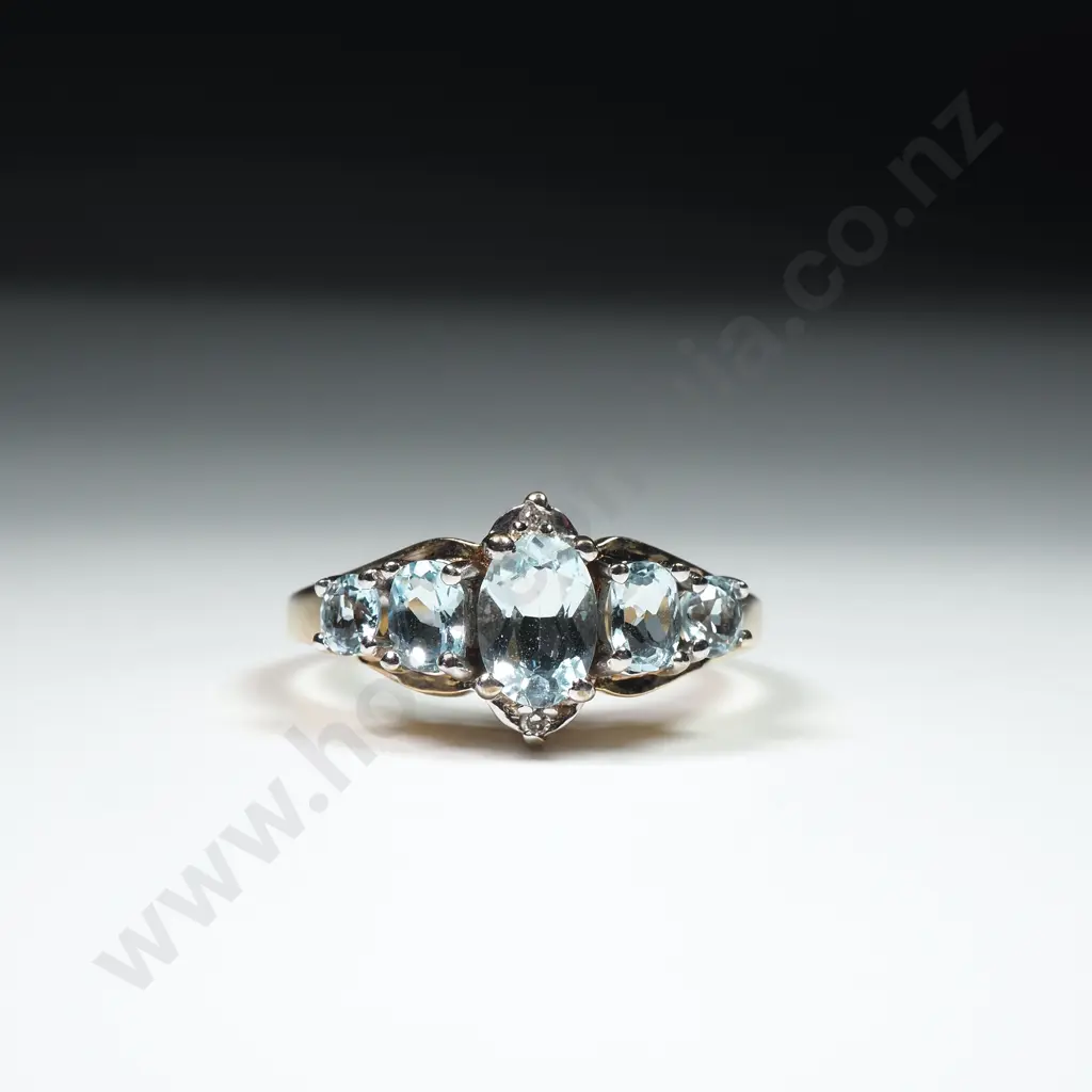 9ct Gold & Blue Gem Ring Image 1++