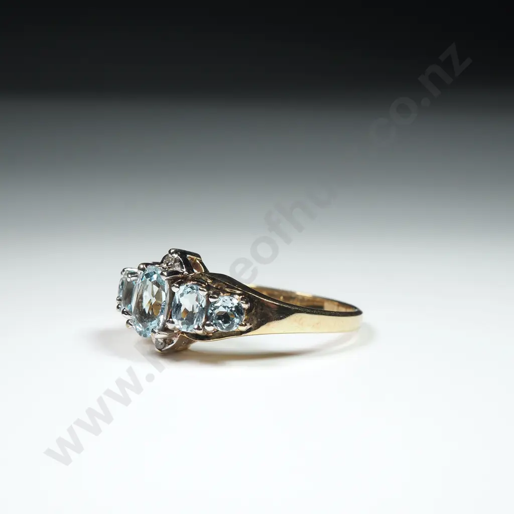 9ct Gold & Blue Gem Ring Image 1++