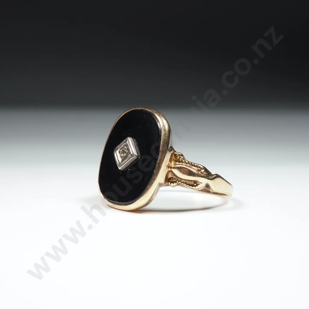 Vintage 9ct Gold Diamond Onyx Signet Ring Image 1++