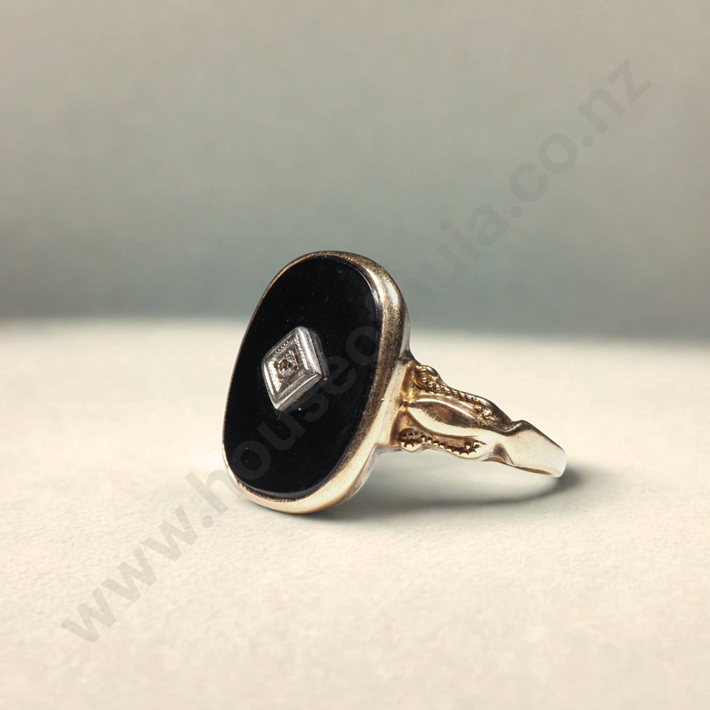 Vintage 9ct Gold Diamond Onyx Signet Ring Image 1++