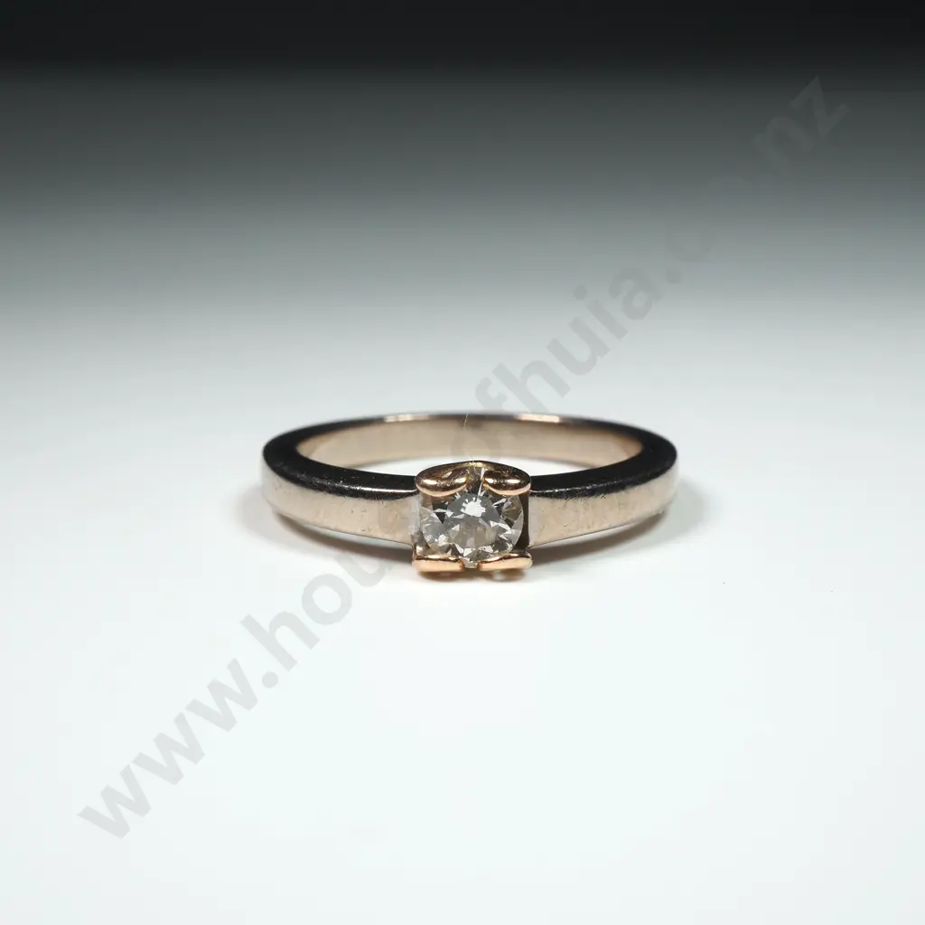 18ct White Gold Diamond Solitaire Ring Image 1++