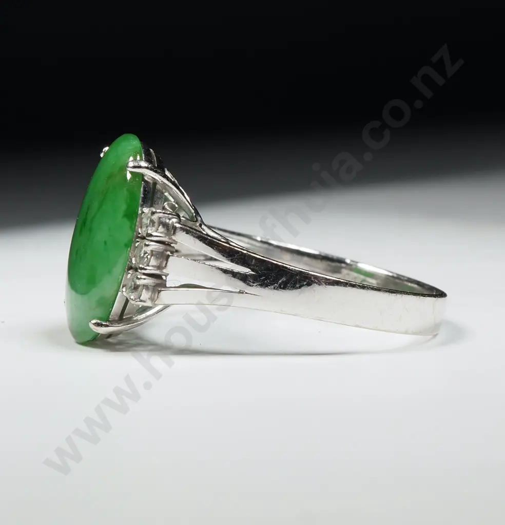 Vintage 14ct White Gold Chinese Jade & Diamond Ring Image 1++