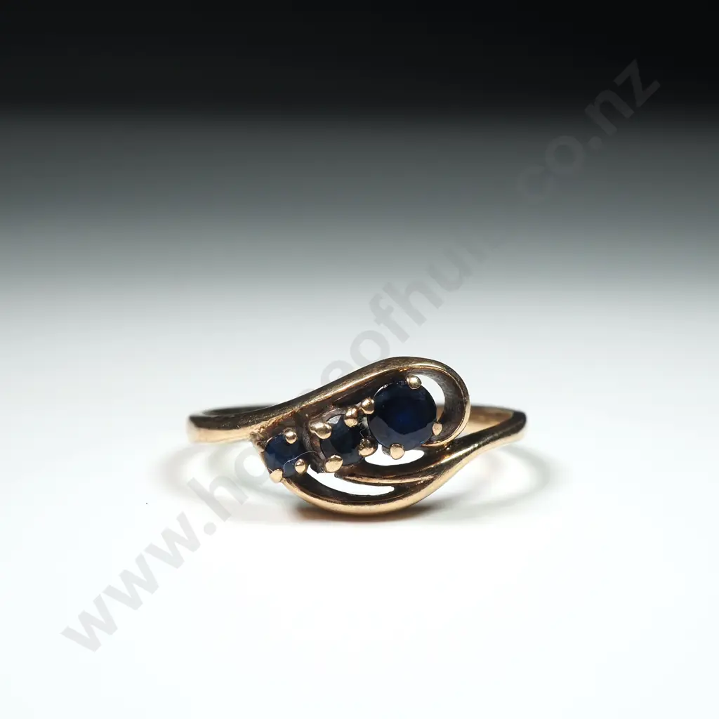 9ct Gold Sapphire Ring Image 1++
