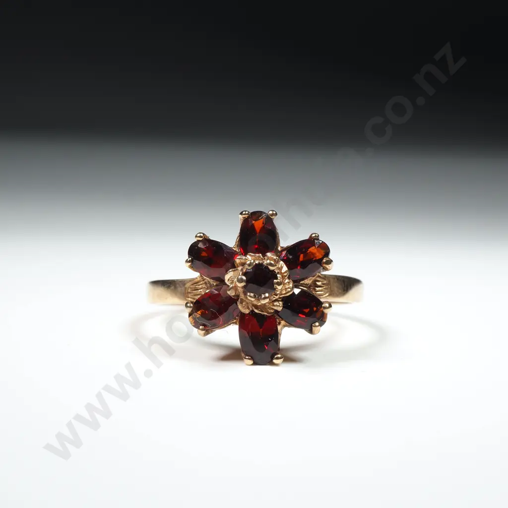 9ct Gold Red Gem Ring Image 1++