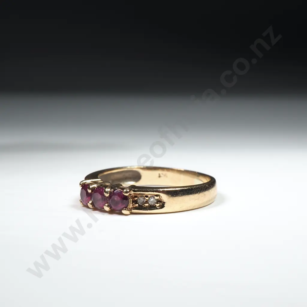 9ct Gold Purple Gem Ring Image 1++