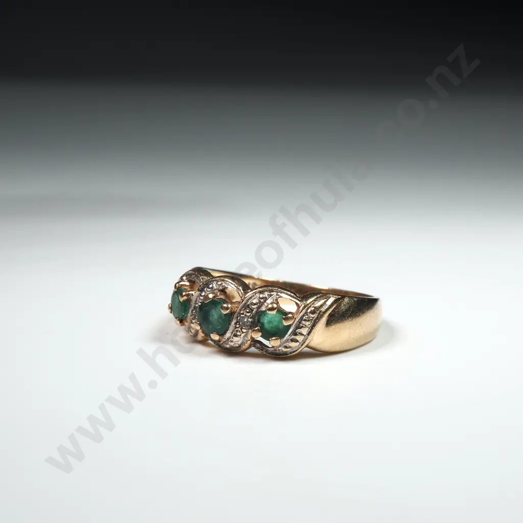 9ct Gold Green Gem Ring Image 1++