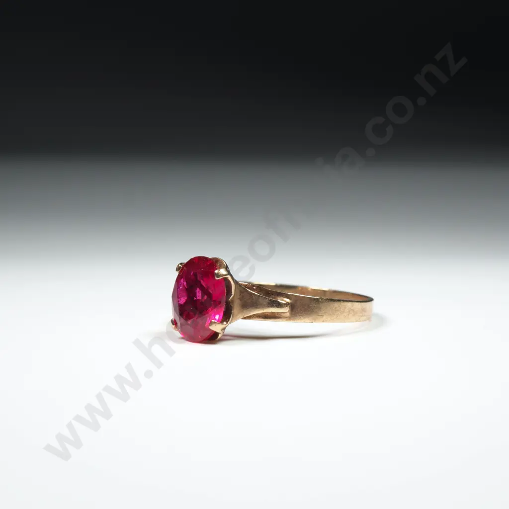 9ct Gold Red Gem Ring Image 1++