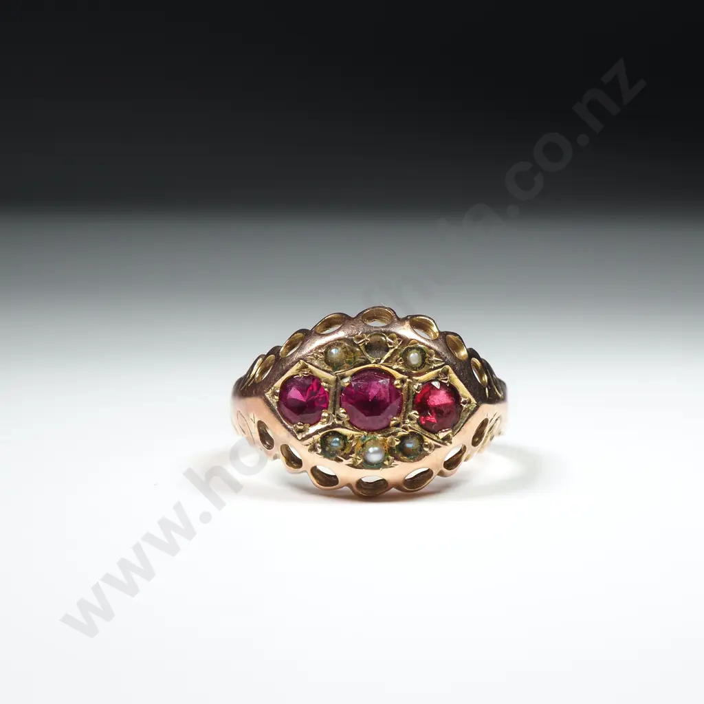 Vintage 9ct Gold Three Stone Ring Image 1++
