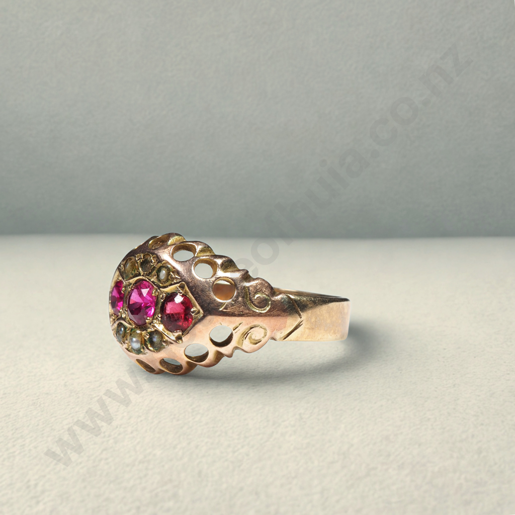Vintage 9ct Gold Three Stone Ring Image 1++