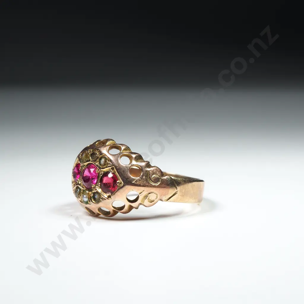 Vintage 9ct Gold Three Stone Ring Image 1++