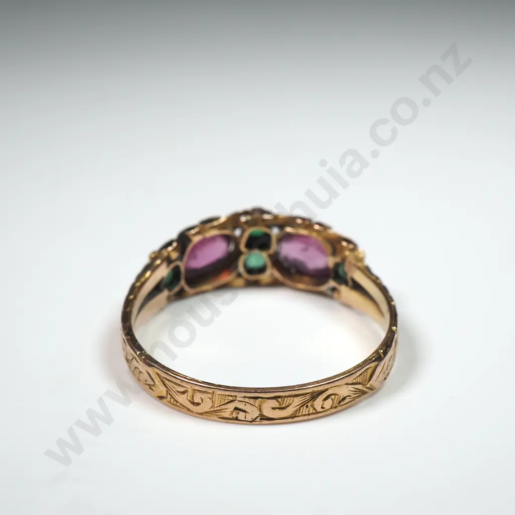 Exquisite 15ct Gold Emerald & Garnet Ring Image 1++