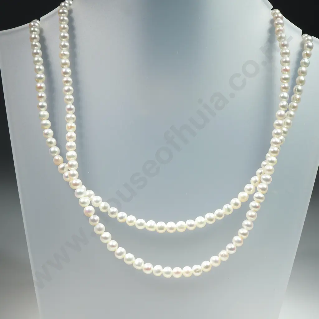 Two Strand Pearl Necklace w 14ct Gold Clasp Image 1++