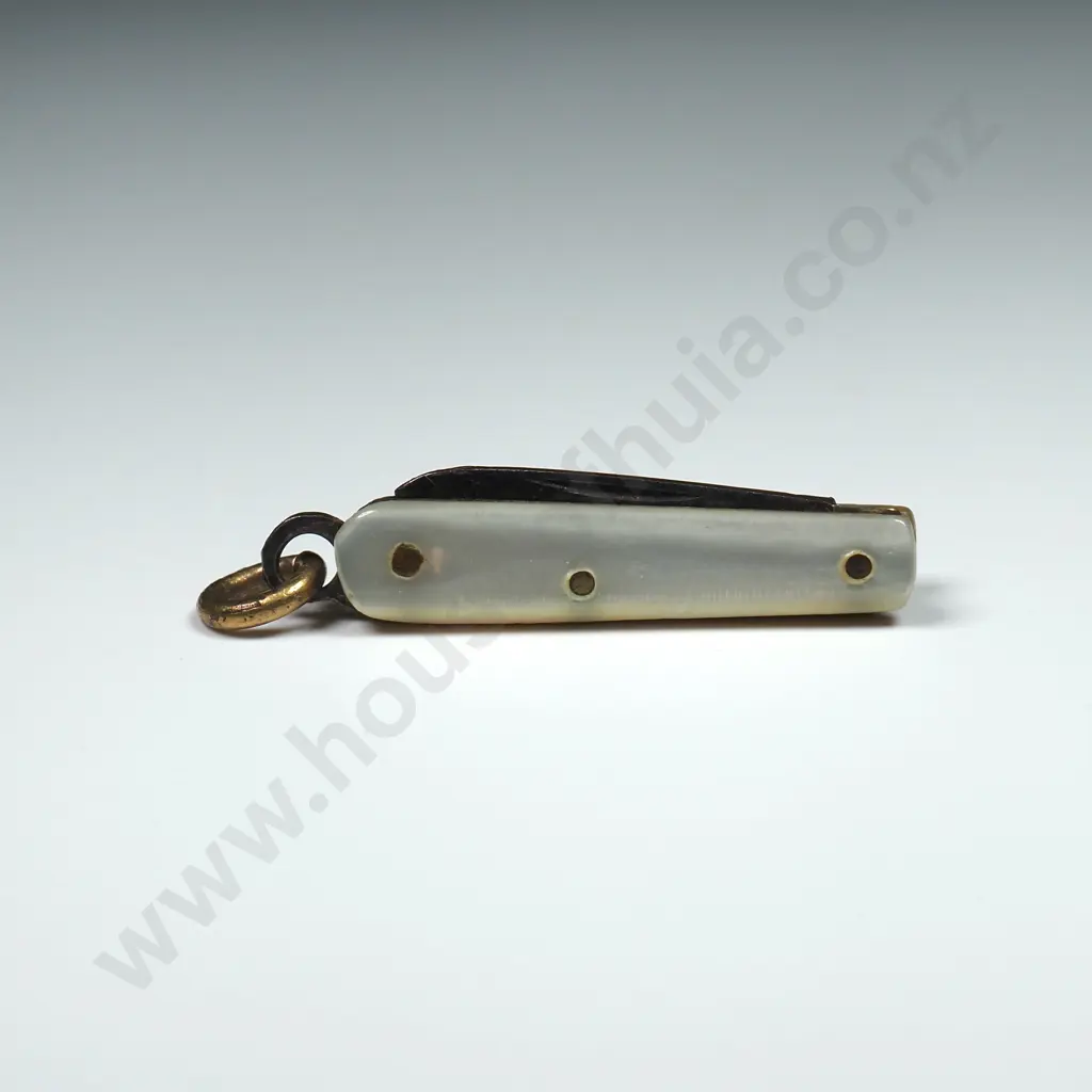 Miniature Pocket Knife Pendant Image 1++