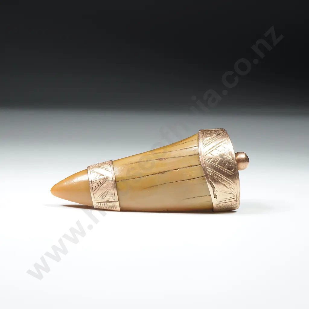 Colonial 9ct Gold Tooth Brooch Image 1++