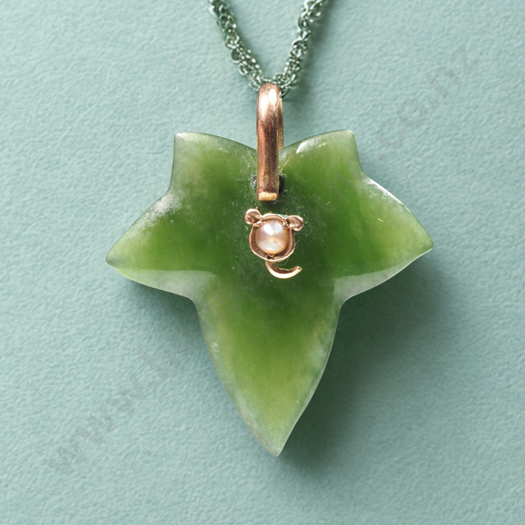 Colonial 9ct Gold Greenstone & Seedpearl Leaf Pendant Image 1++