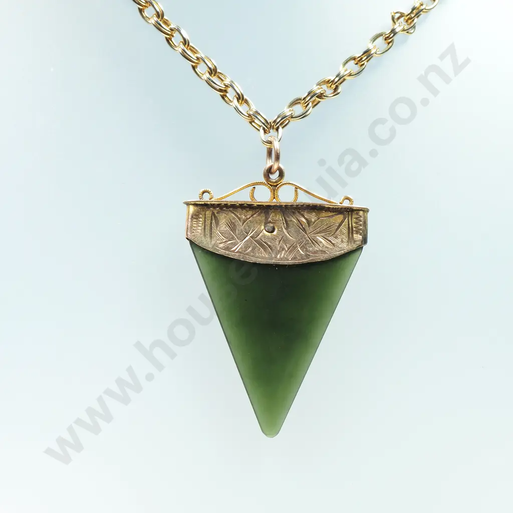 Colonial 9ct Gold & Greenstone Pendant on G/P Chain Image 1++