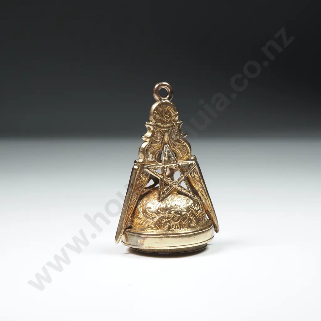 Antique 9ct Gold Masonic Pendant w Compass Image 1++