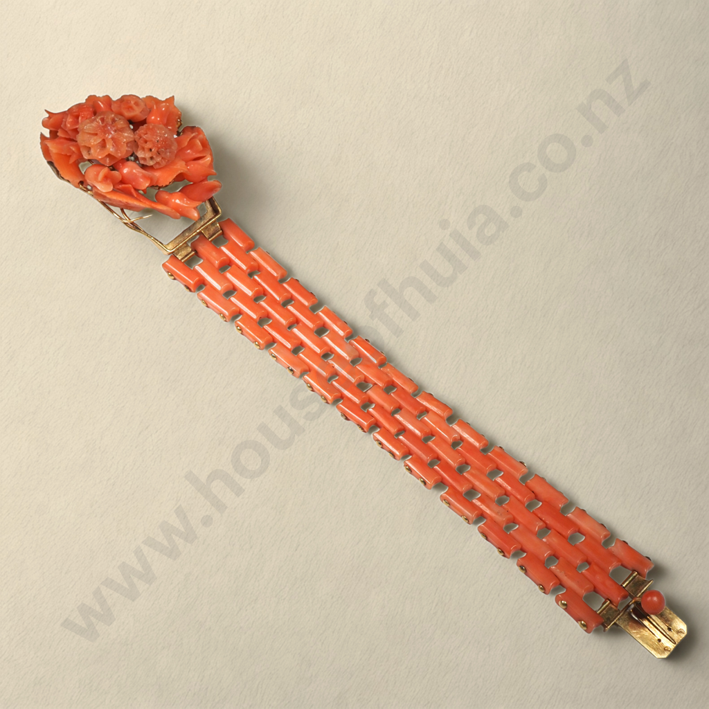 Exquisite 14ct Gold & Coral Bracelet Image 1++