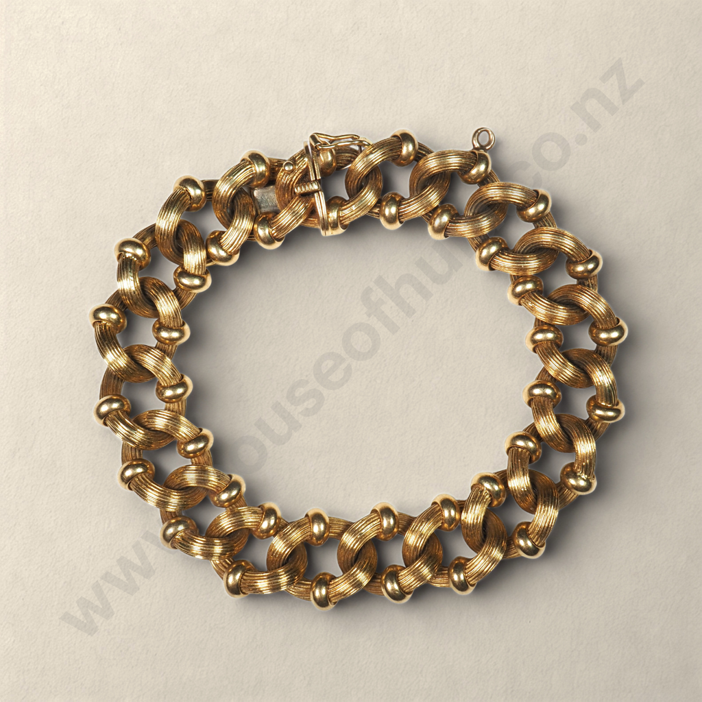 18ct Gold Fancy Link Bracelet w Valuation Image 1++