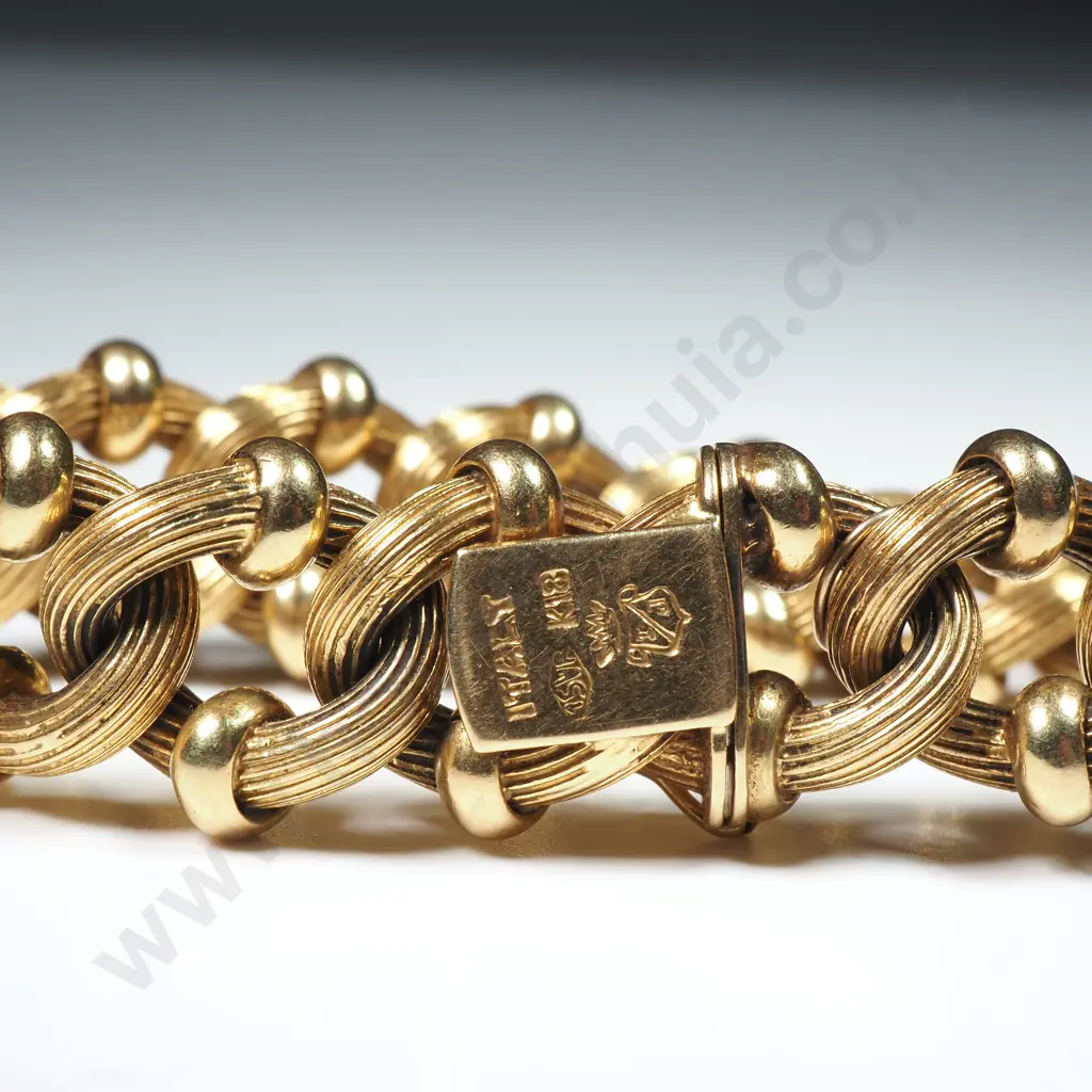 18ct Gold Fancy Link Bracelet w Valuation Image 1++