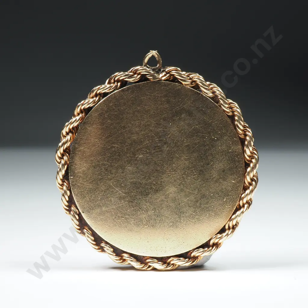 9ct Gold Locket w Valuation Image 1++
