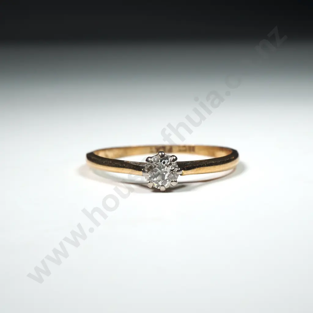 18ct Gold Solitaire Diamond Ring Image 1++