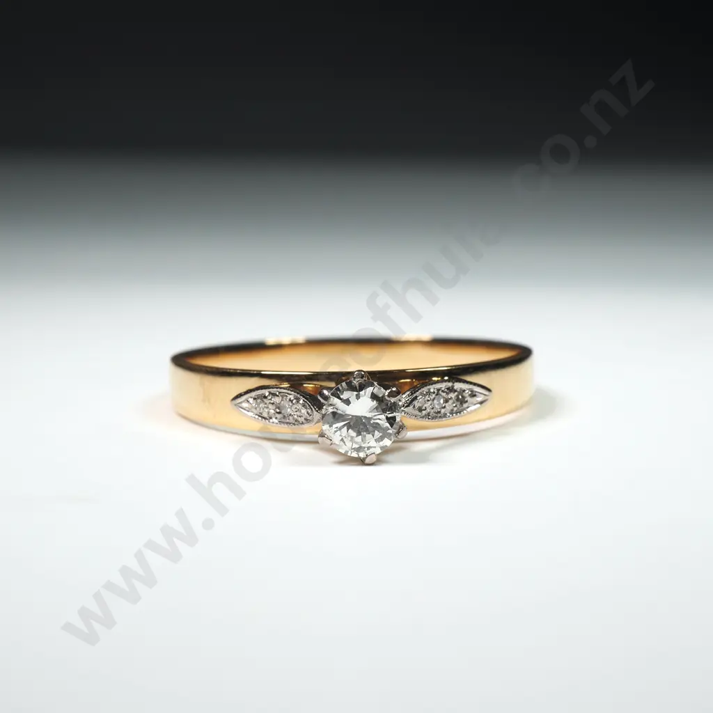 18ct Gold Solitaire Diamond Ring Image 1++