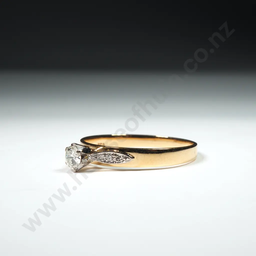 18ct Gold Solitaire Diamond Ring Image 1++