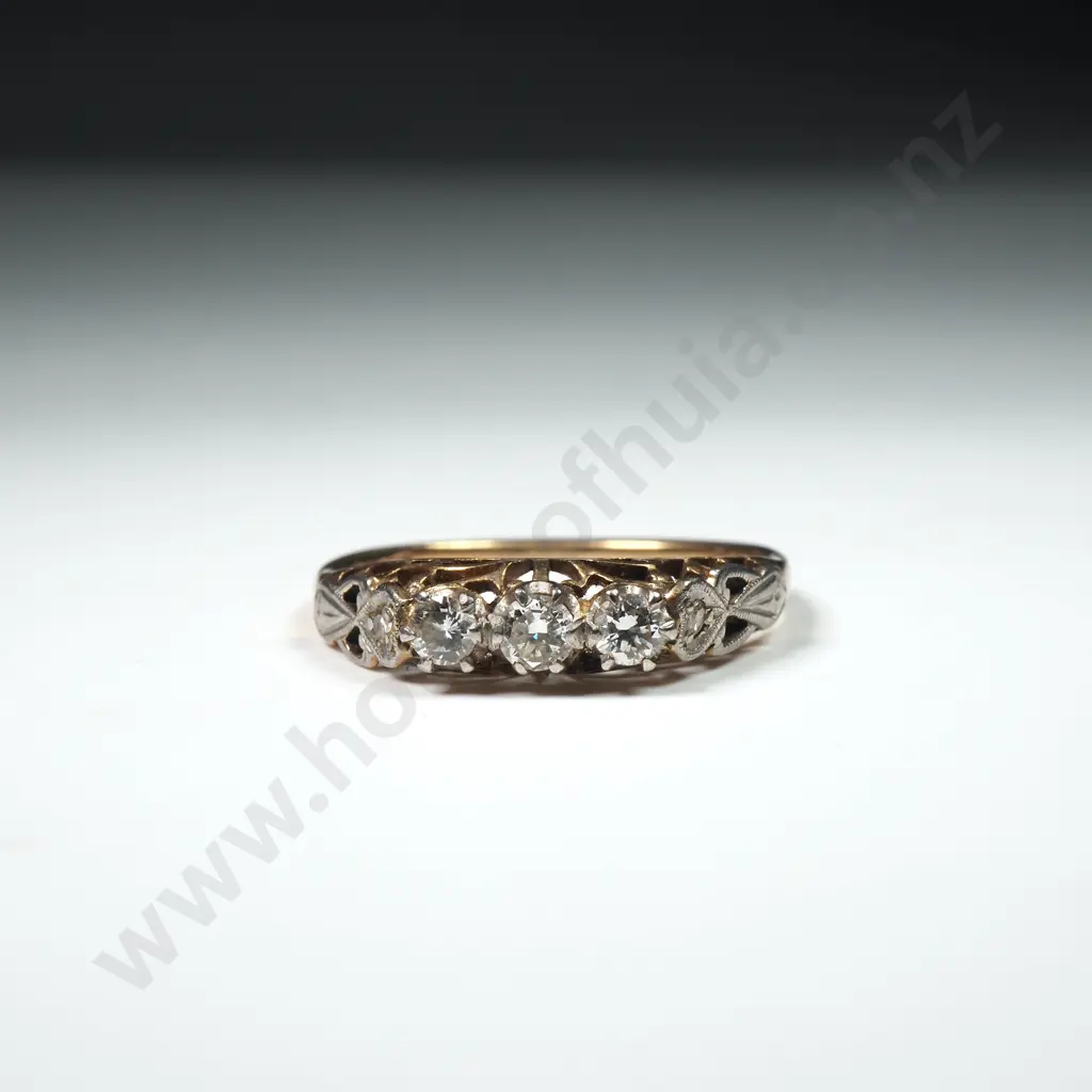 Antique 18ct Gold Three Diamond Ring Image 1++