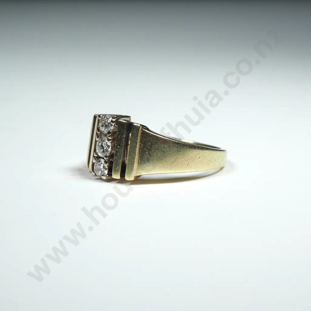 14ct Gold & Diamond Ring Image 1++