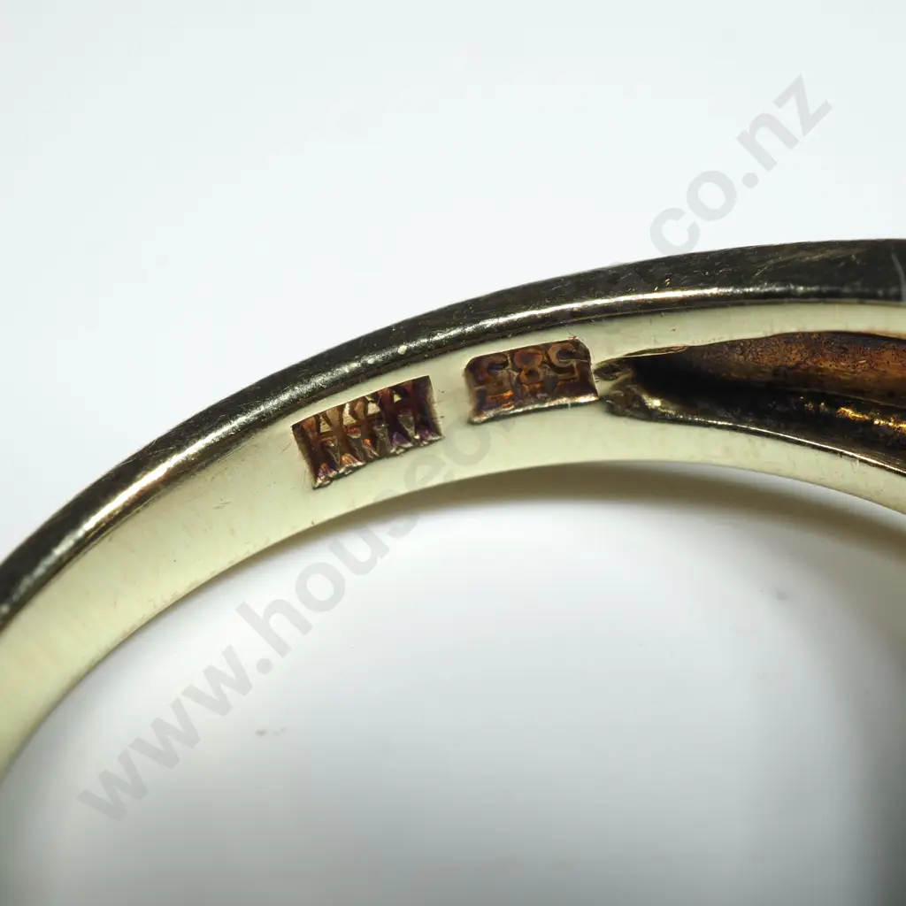 14ct Gold & Diamond Ring Image 1++