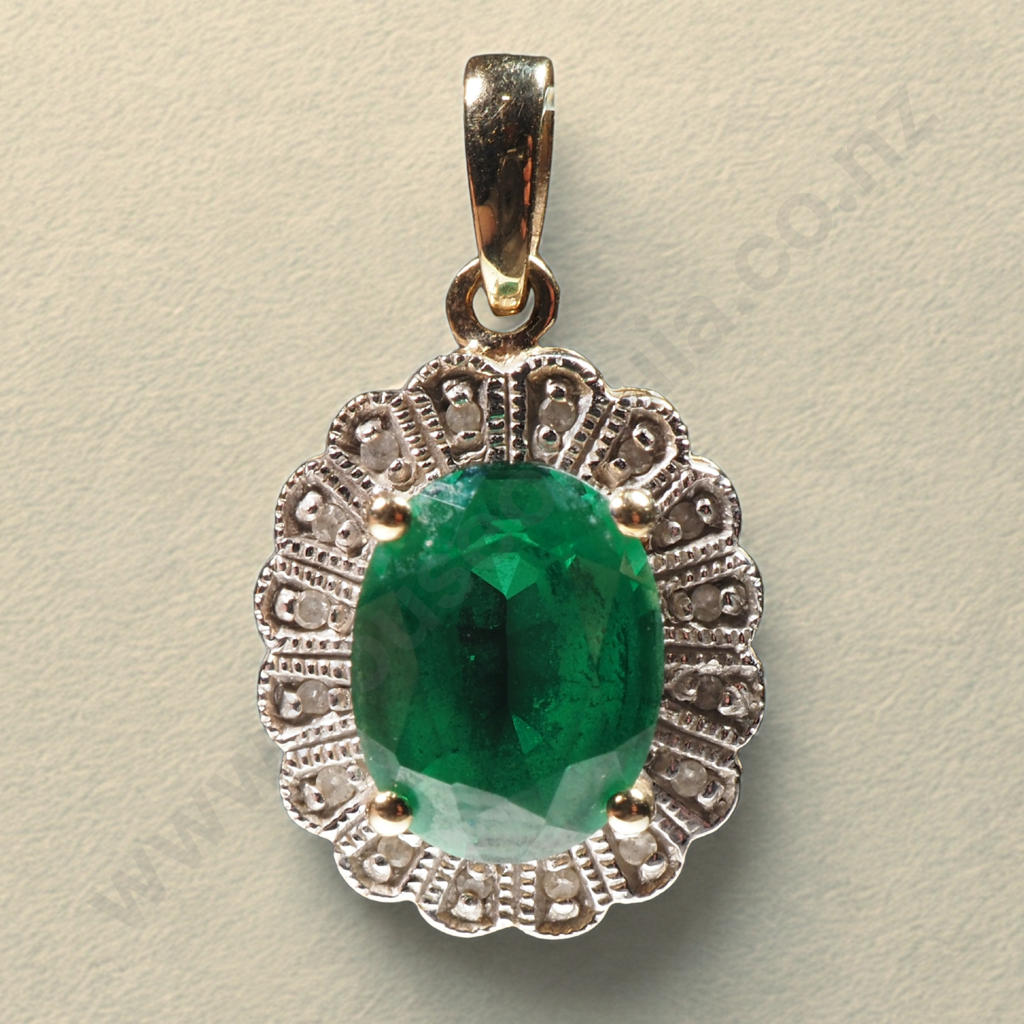 9ct Gold Green Gem Pendant Image 1++