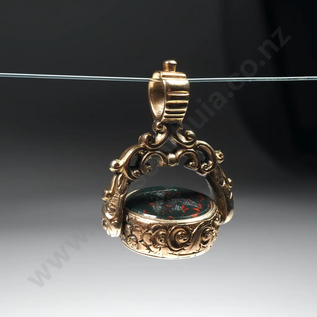9ct Gold Memorial Fob Spinner w Carved Bloodstone and Memorial Reverse Locket Image 1++