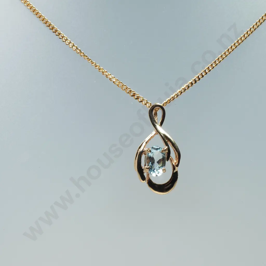 9ct Gold Blue Stone Pendant & 9ct Gold Chain Image 1++