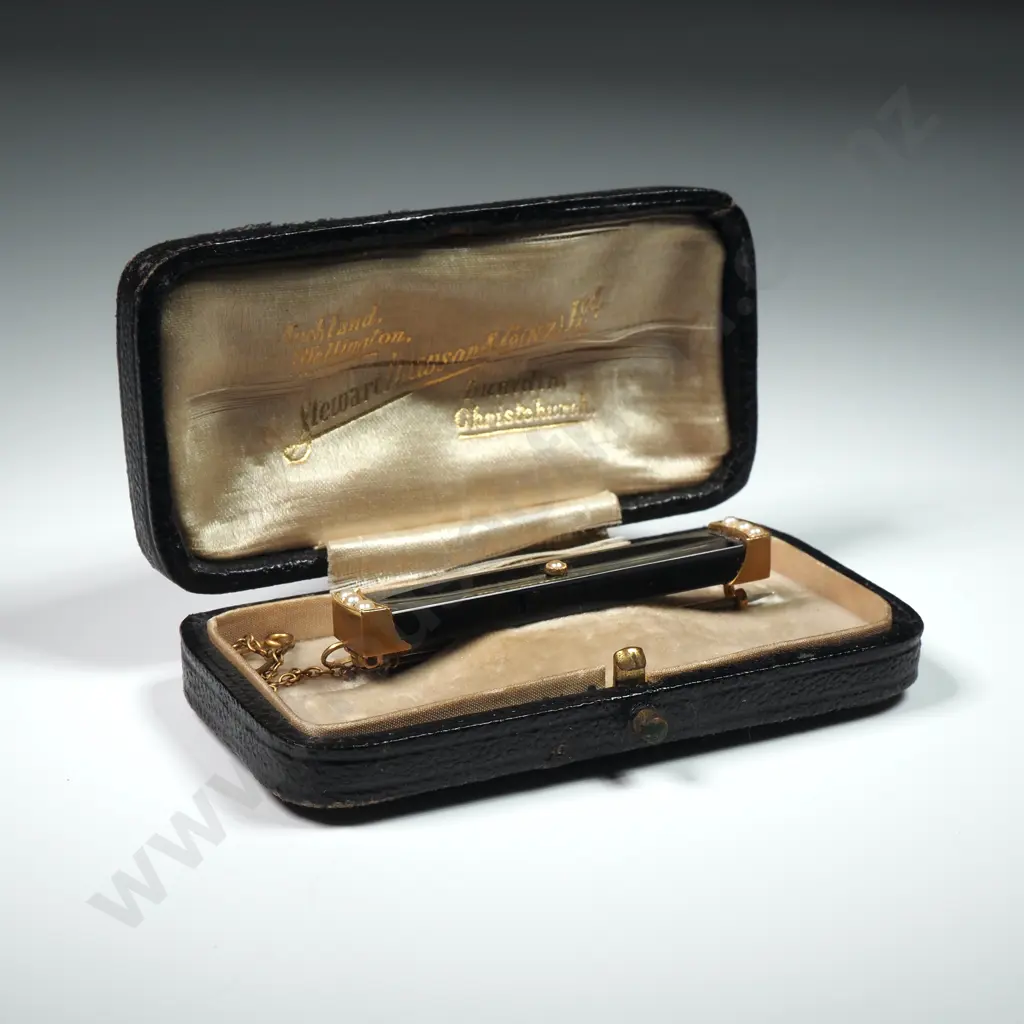 Antique 15ct Gold Onyx & Seedpearl Brooch Pnedant in Period Case Image 1++