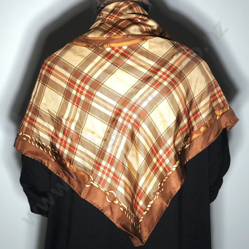 Codello Checkered Silk Scarf Image 1++