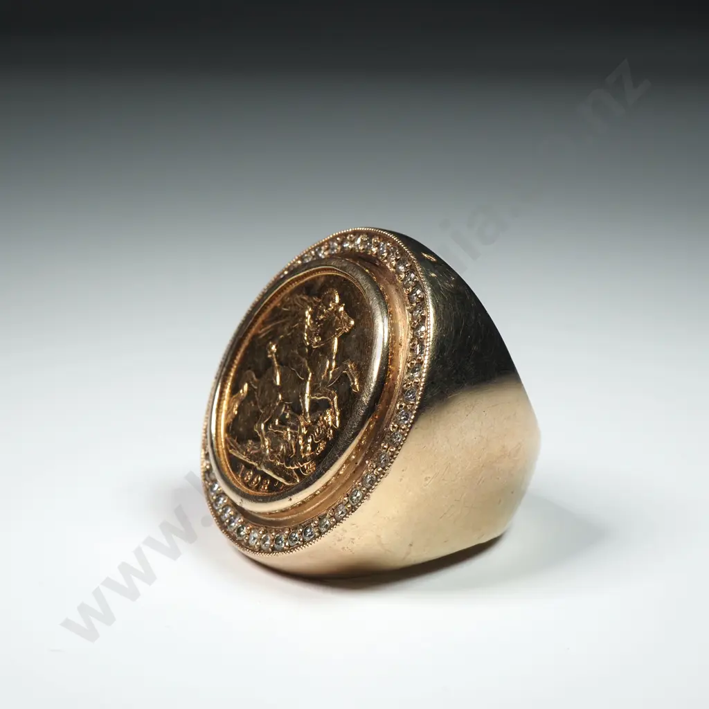 22ct Gold Sovereign, Diamond & 9ct Gold Mount Ring Image 1++