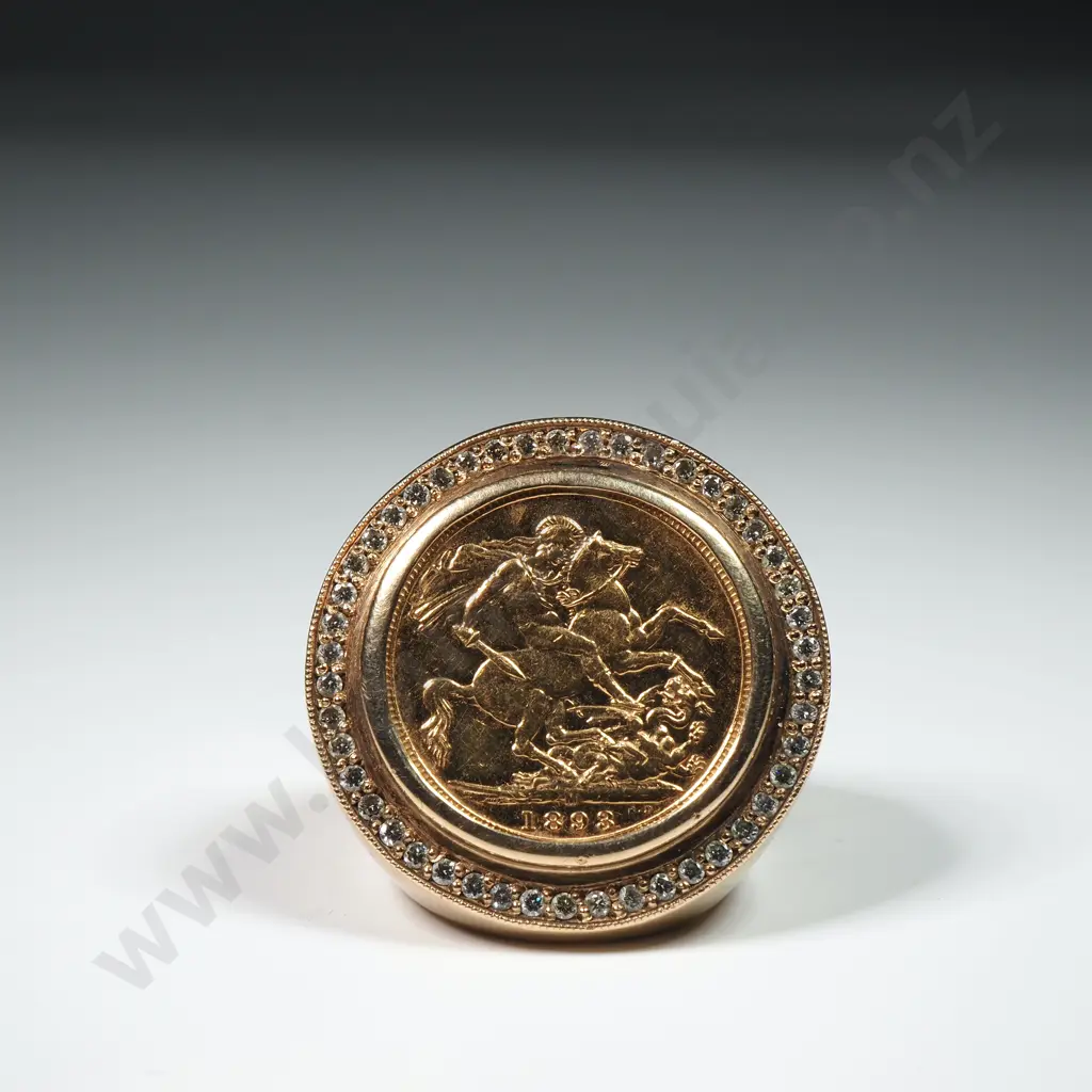 22ct Gold Sovereign, Diamond & 9ct Gold Mount Ring Image 1++