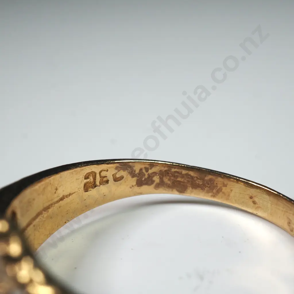 18ct Gold White Stone Ring Image 1++