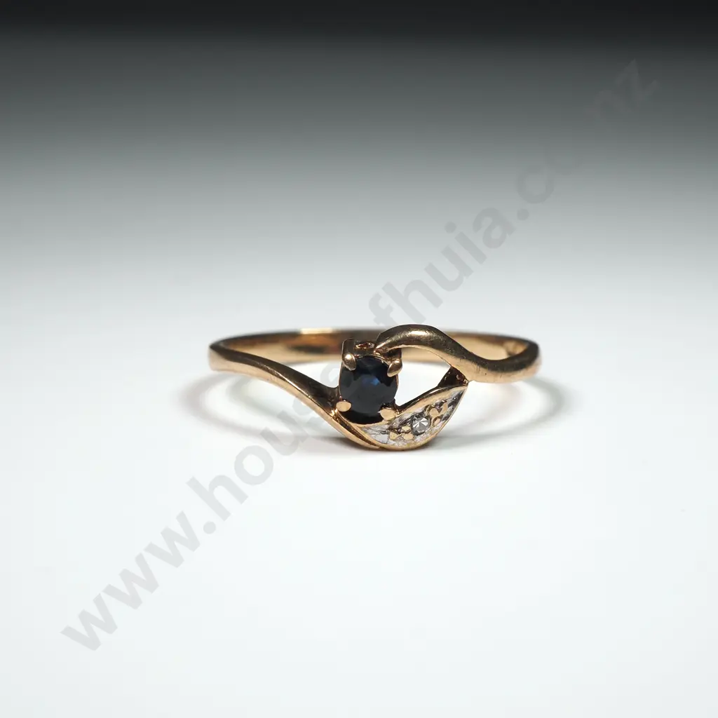 9ct Gold Sapphire Ring Image 1++