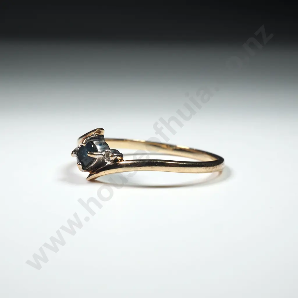 9ct Gold Sapphire & Diamond Ring Image 1++