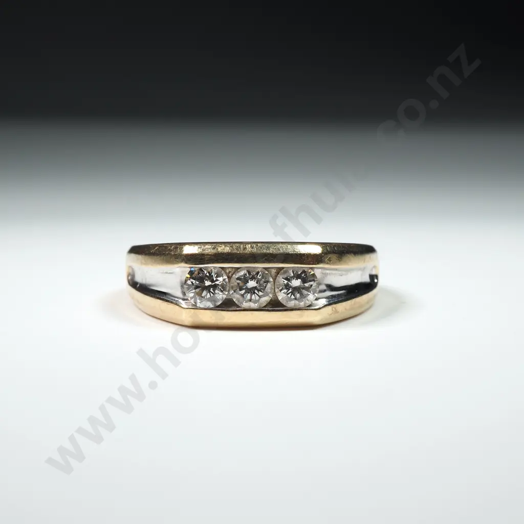 10ct Gold Three Diamond Ring Image 1++