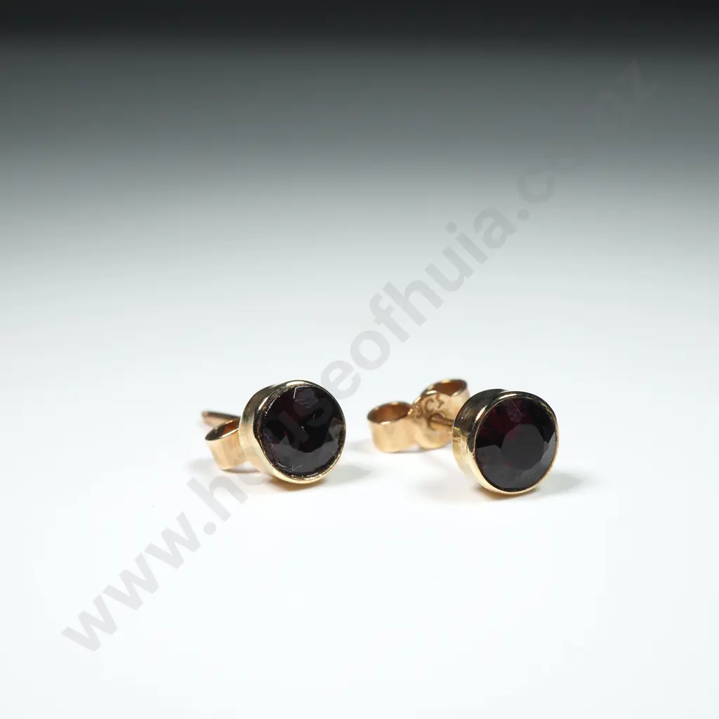 9ct Gold Red Gem Earrings Image 1++