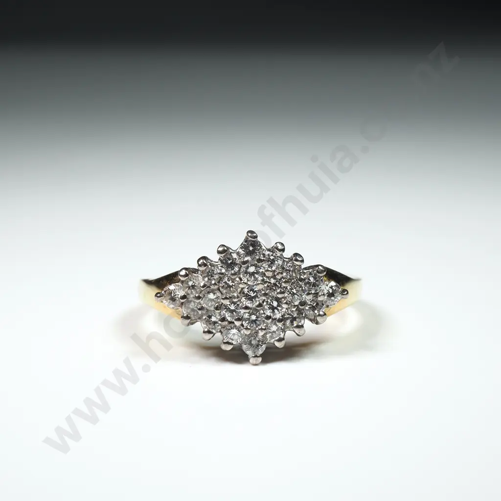 18ct Gold Diamond Cluster Ring Image 1++