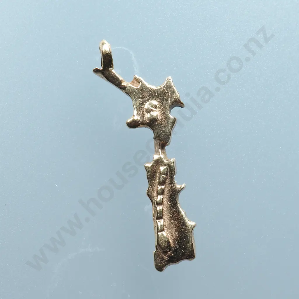 9ct Gold New Zealand Pendant Image 1++