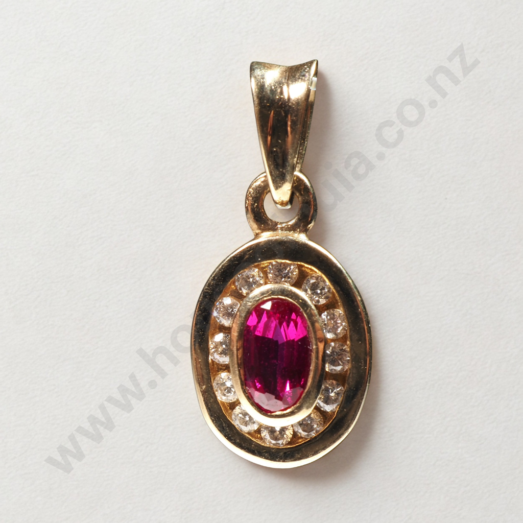 9ct Gold Gem Set Pendant Image 1++